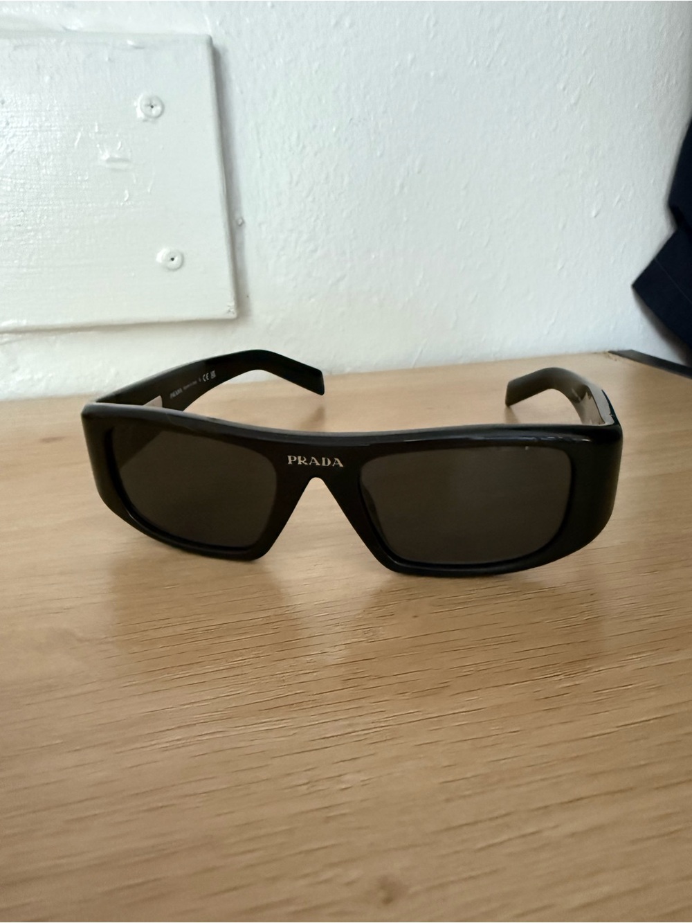 Prada Black SPR 20W sunglasses - Picture 3 of 5